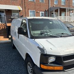 2009 2500 Express Cargo Van