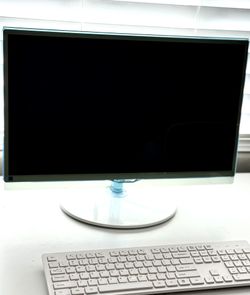 Computer Monitor Screen Protector Against Blue Light — Like New $25