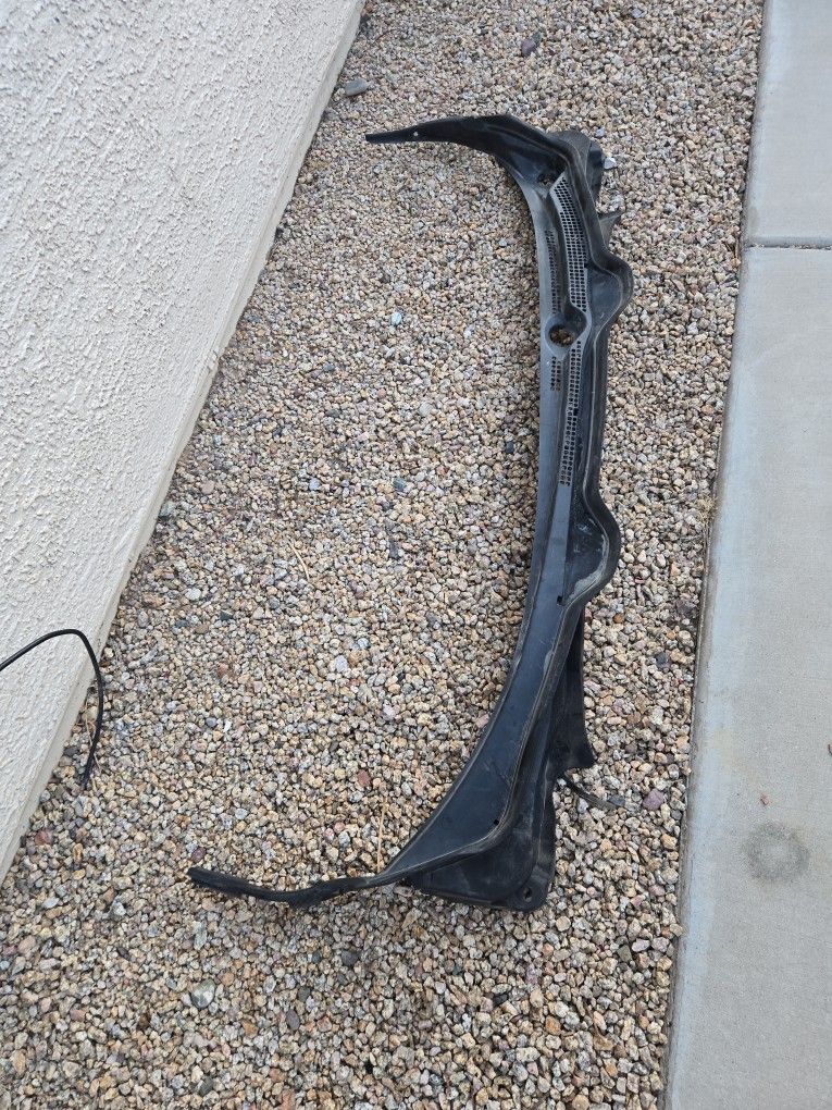 HONDA CIVIC OEM WINDSHIELD COWL MOLDING