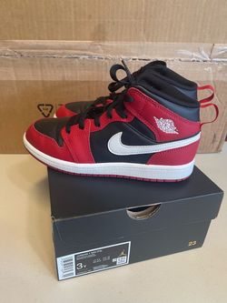 Air Jordan 1 Mid PS Kids Size 3Y