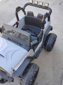 Kids Ride-On Electric Jeep Truck