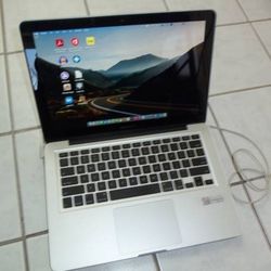 2011 Apple Macbook Pro 13" laptop i5 2.4Ghz 8GB 250GB Monterey 12.3.1 - $195 (Schererville)

