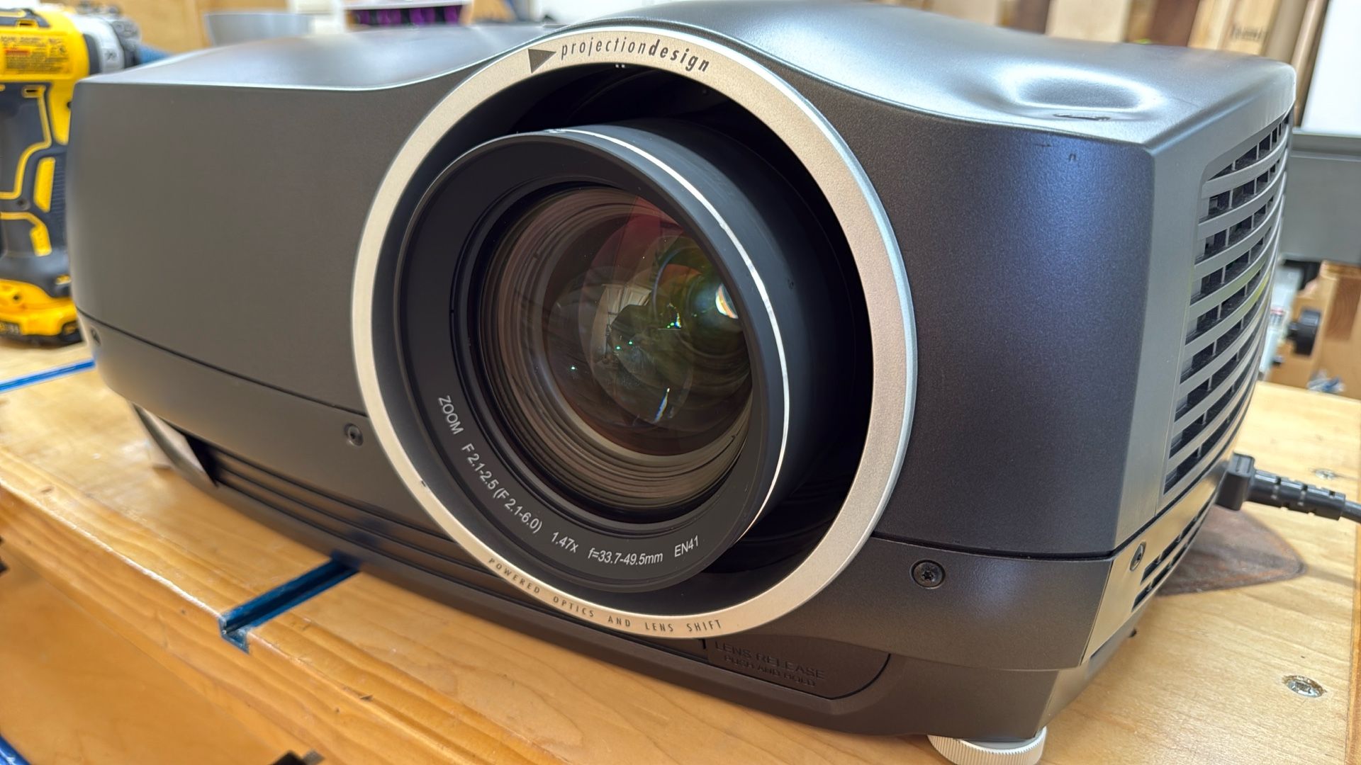 ProjectionDesign F35 AS3D WUXGA Projector w/ OmniFocus 0200 Lens & Pelican 1660 Case