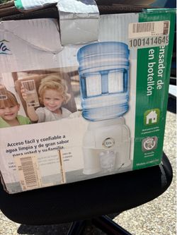 Kissla water dispenser