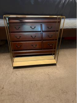 Gold mirror