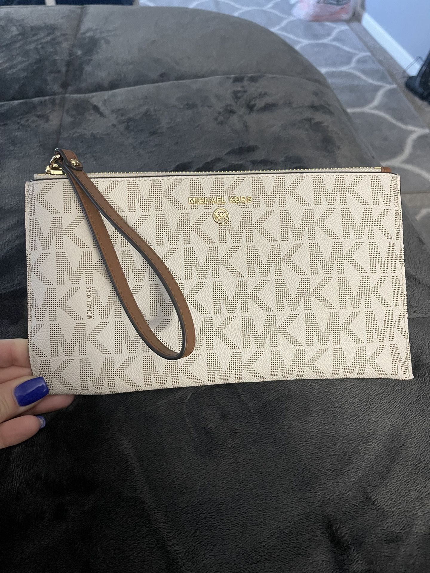 Authentic MK Vanilla Jet set Wristlet