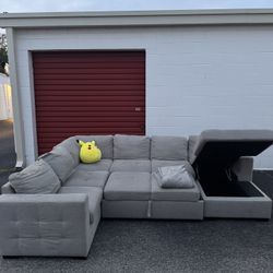 Gray Sectional W pullout and Storage Chaise