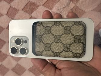 Gucci card holder  MagSafe 