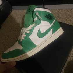 Jordan’s 1’s Size 9y