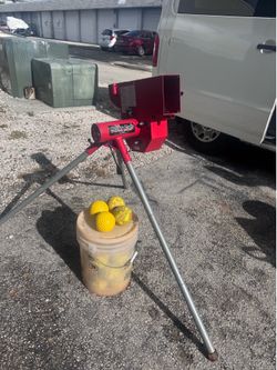 Softball Pitching Machine