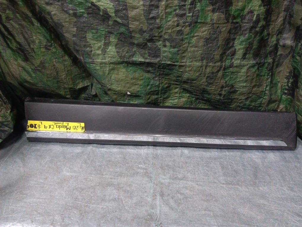 2016-20  Mazda Cx-9 Left Front Door Molding 