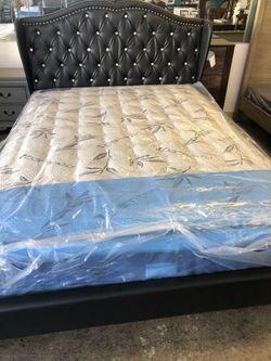 Queen size bed/matress