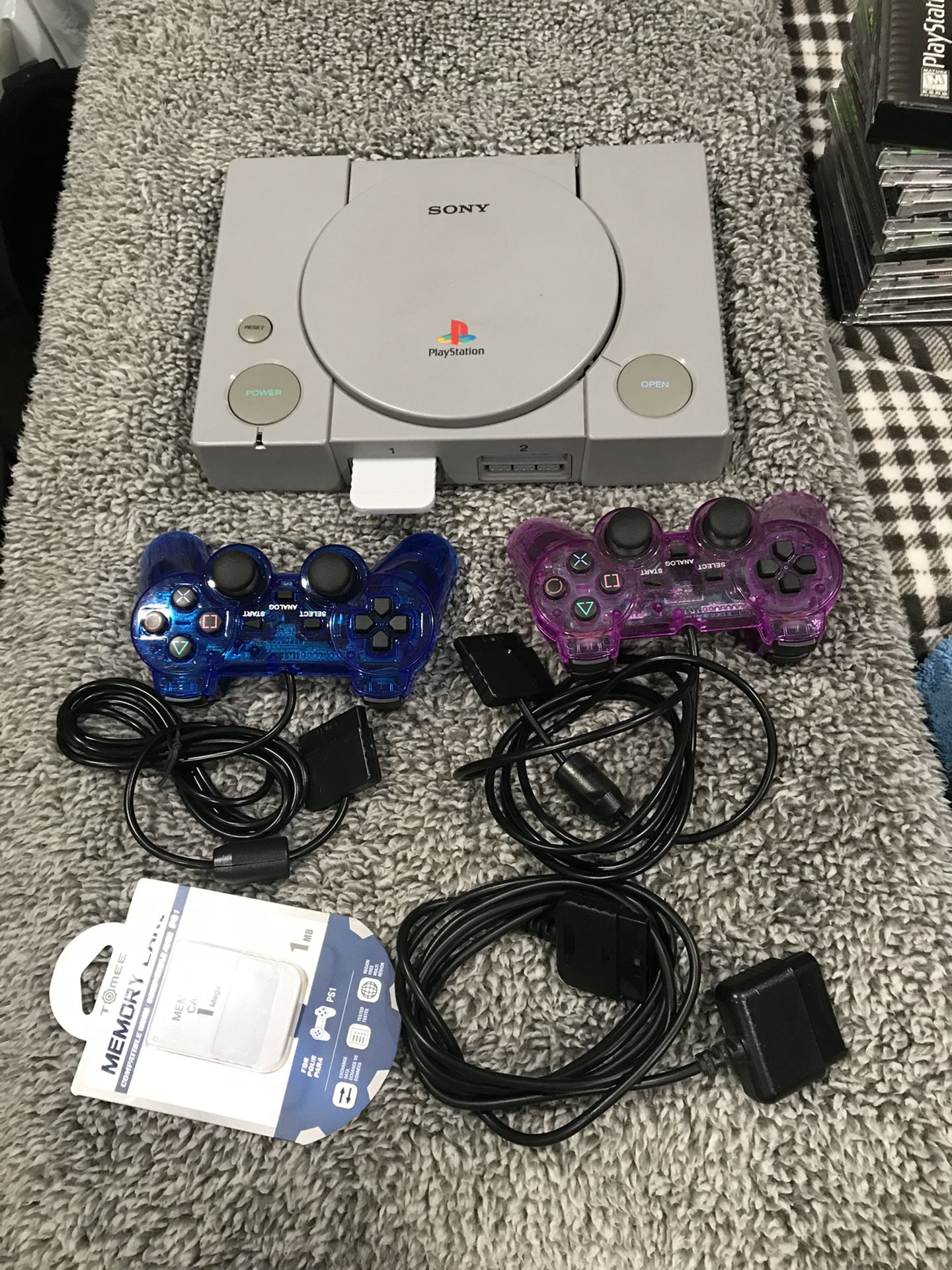 PS1 con 2 controles nuevos 2 tarjetas y 13 juegos