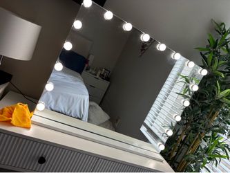 Vanity mirror