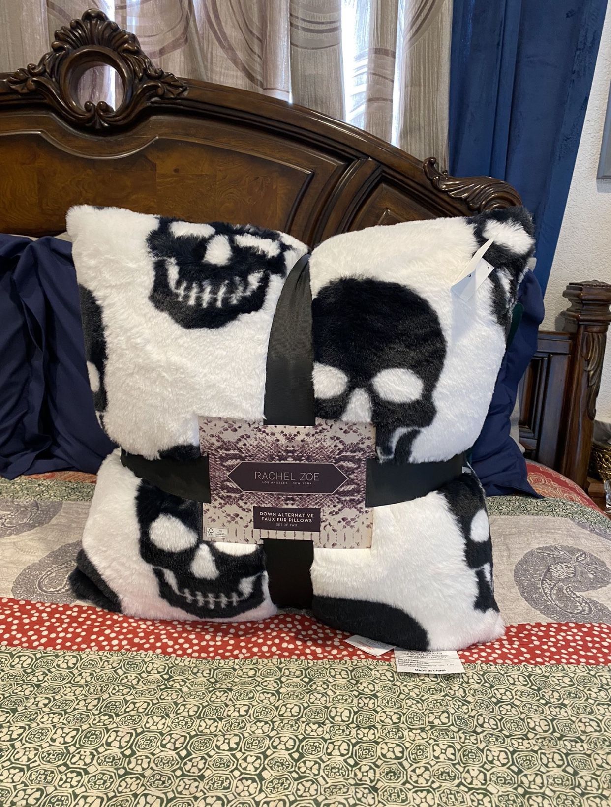 RACHEL ZOE SKULL PILLOWS FAUX FUR NEW SKULLS PILLOW SET