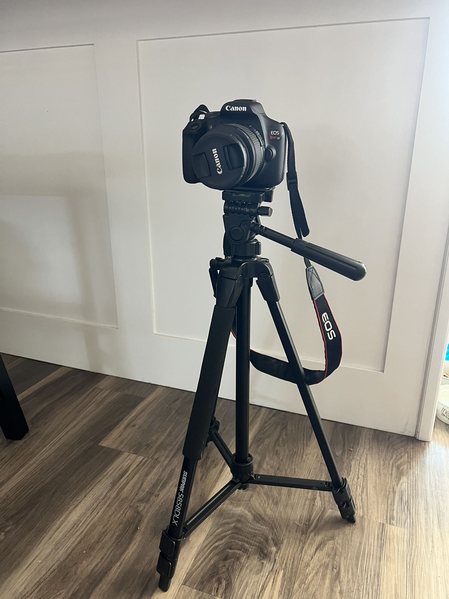 Canon EOS Rebel T7