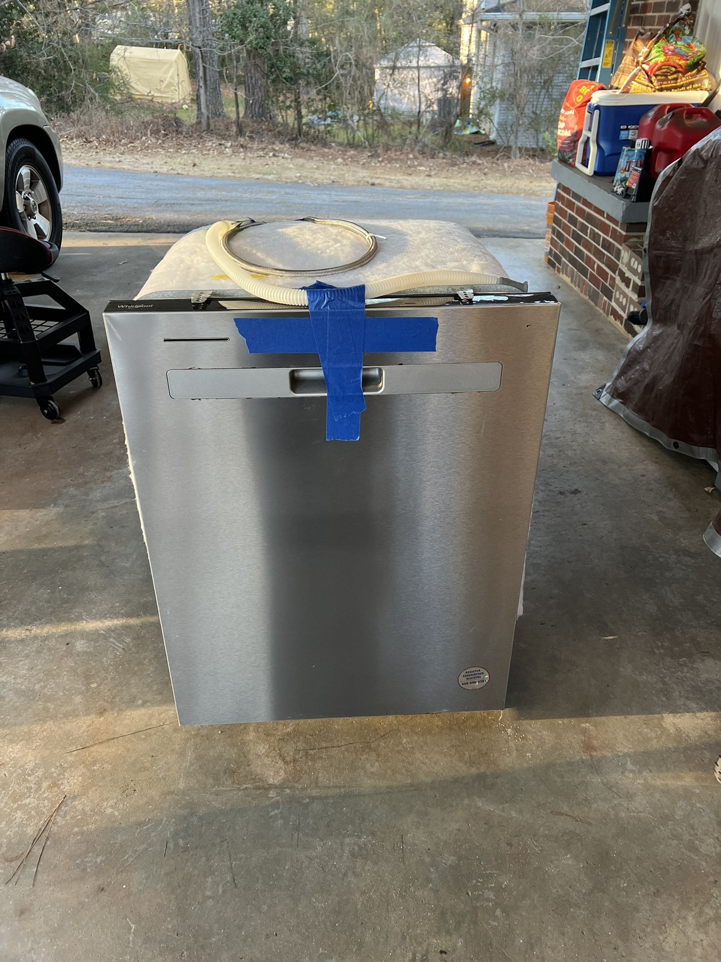 Whirlpool Quiet Dishwasher with Boost Cycle and Pocket Handle