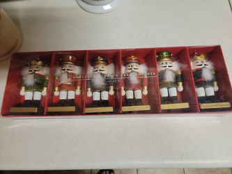 NEW NUTCRAKER CARD HOLDER SET 6. $35 FIRM PRICE 