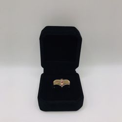 14k WOMANS RING 