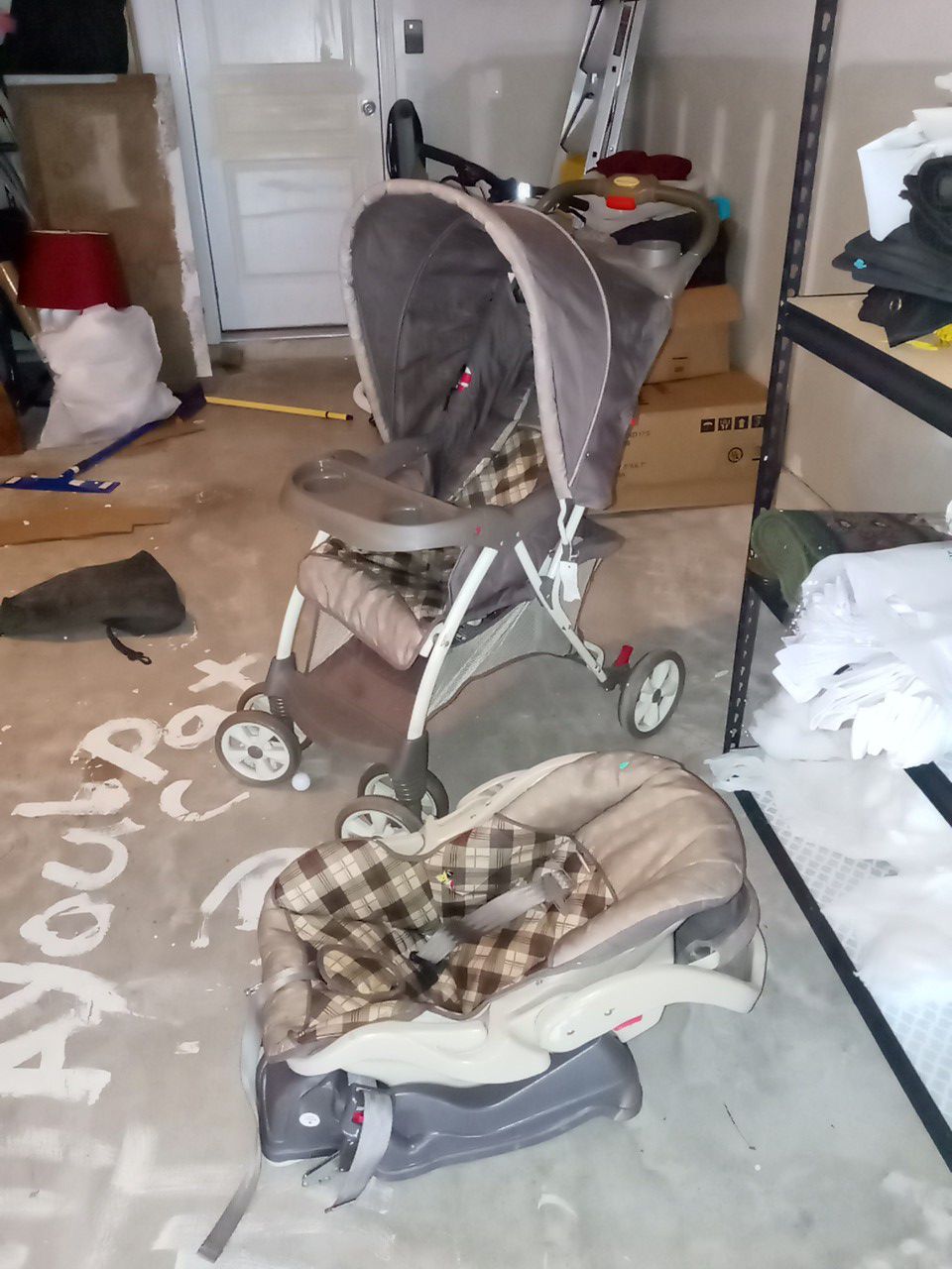 Baby Trend stroller and car seat travel system