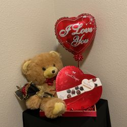 Giant Teddy Bear Holding Chocolate And Roses Valentines Day Gift!💓💓