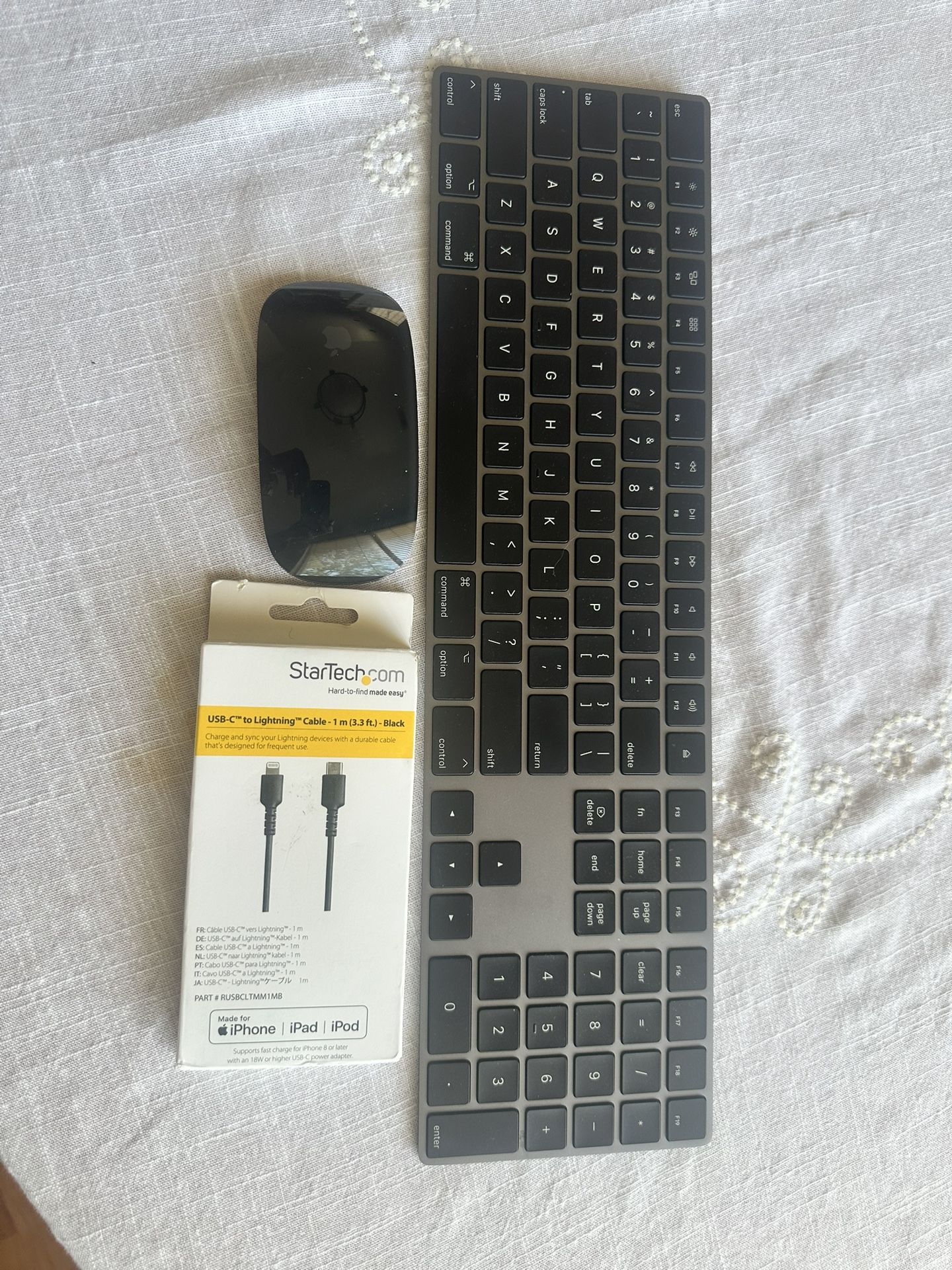 APPLE WIRELESS KEYBOARD & MAGIC MOUSE 2 - BLACK - LIKE NEW