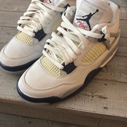 Authentic Nike/ Air Jordan 4 Retro Shoes- Must Sell ASAP