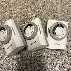 (3) Defiant Plug-In Mechanical Timers