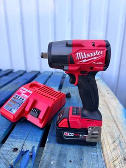 Milwaukee M18 FUEL GEN-2 18V Lithium-Ion Brushless Cordless Mid Torque 1/2 in. Impact Wrench F Ring w/5.0Ah Starter Kit NEW $400