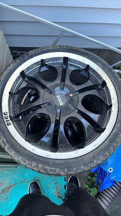 BIGG Custom Wheel with Tire