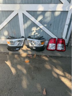 2018 dodge ram 1500 headlights and taillights