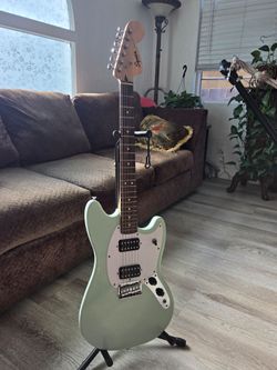 Mustang squier by fender
