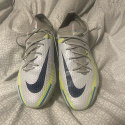Elite Phantoms For Sale  Size 9