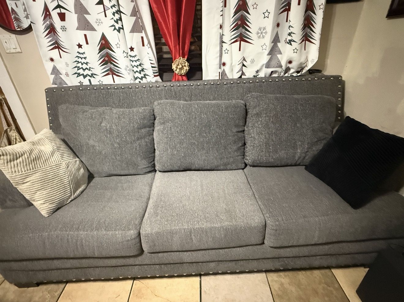 Like New Condition Gray Sofa Set