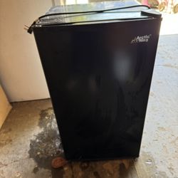Arctic King Mini Fridge 