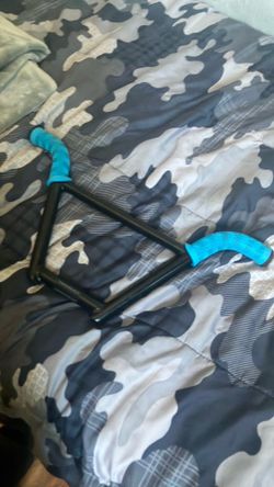 stock throne bars