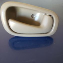 1999 Toyota Corolla Left Door Handle 