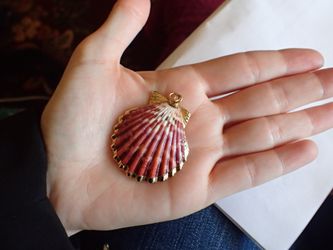 24k gold dipped shell pendant