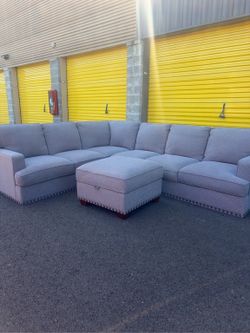 Brand New Thomasville Sectional with Storage Ottoman – Delivery Available