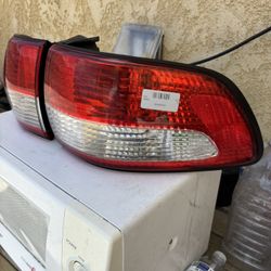 2002 2003 Toyota Sienna Parts Rear Tail Lights Pair
