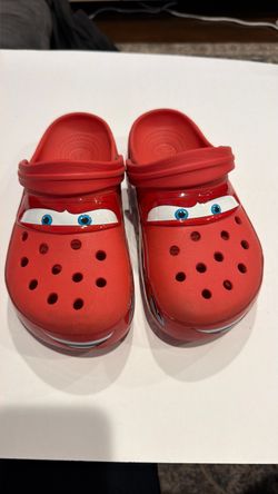 Lightning McQueen Crocs Men size 6