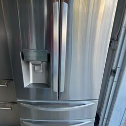 ⛩️❤️LG thinQ refrigerator stainless steel like new❤️⛩️