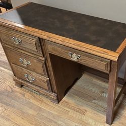 Young-Hinkle Charter Oak Desk 