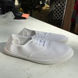 White canvas flat shoes size 42 