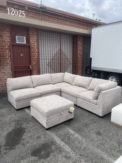 Thomasville Tisdale Modular Sectional 6-piece Taupe with Storage Ottoman
