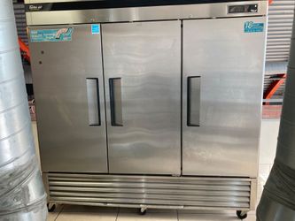 Commercial refrigerator