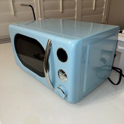 Galanz Retro Microwave