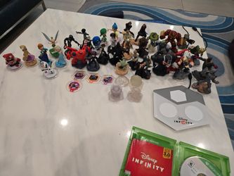 Disney Infinity Lots 30+ characters, game, base, and expansions
