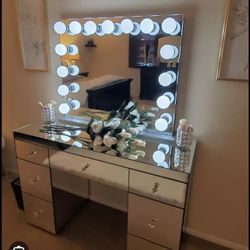 bluetooth all glass vanityÂ