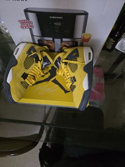 Air Jordan 4 lightning size 7.5